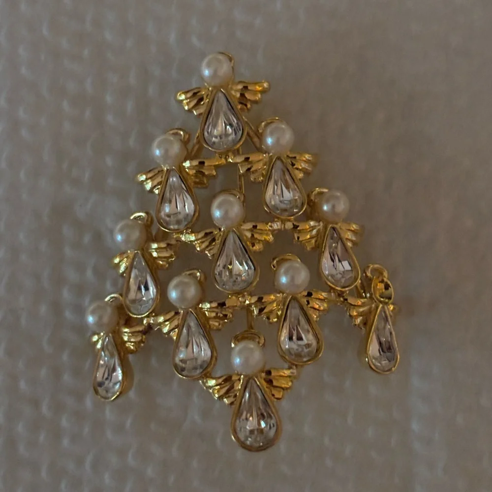 Vintage Signed BW Butler & Wilson Elegant Gold Angel ChristmasTree Pearl Brooch